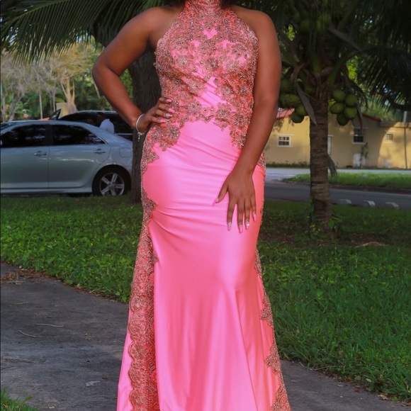 I am selling a hand sewn prom dress. - Picture 2 of 6